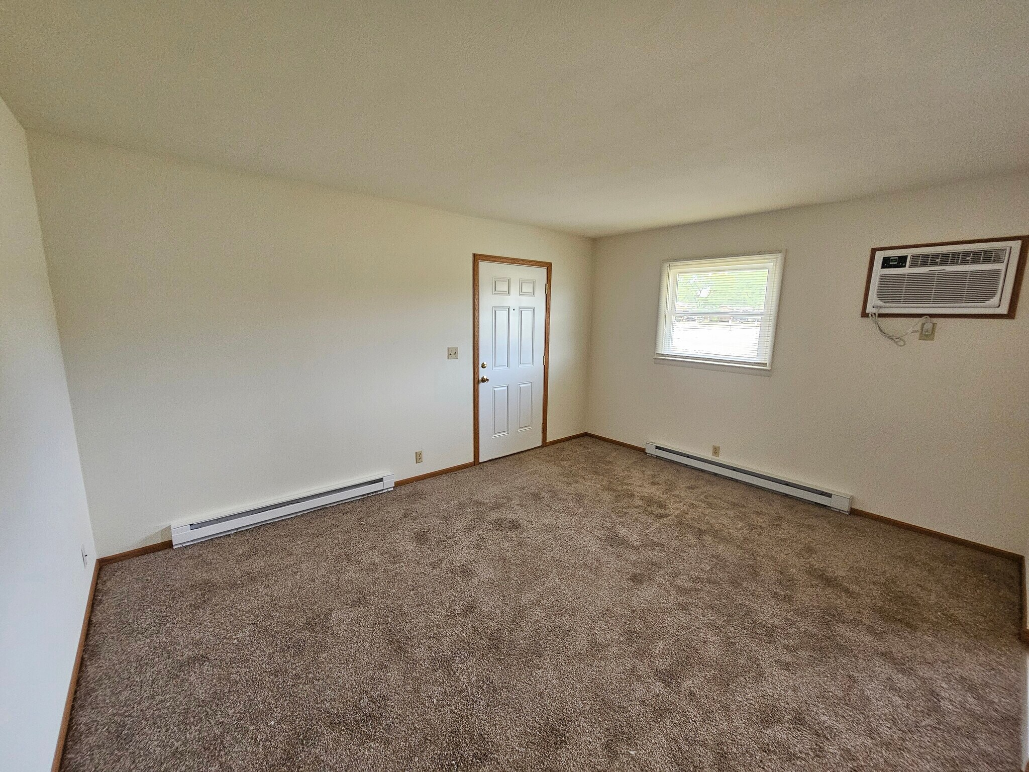 Building Photo - 158 Hillcrest Ave