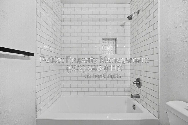 Building Photo - 4232 W Keim Dr