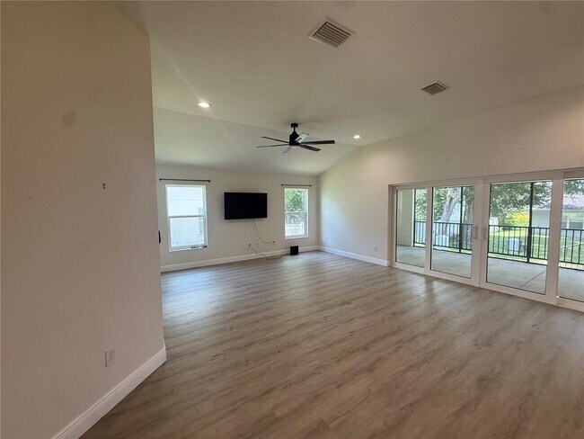 Building Photo - 16382 SE 83rd Ave