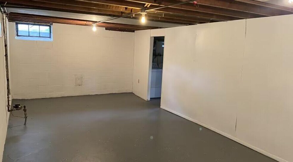 Building Photo - 2336 Canterbury Rd