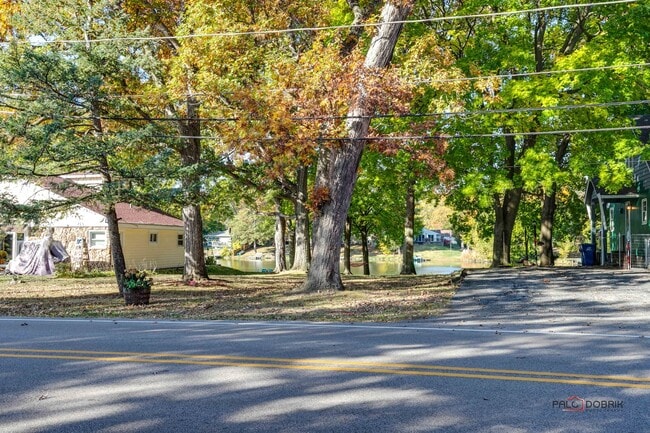 Building Photo - 33423 N Mill Rd