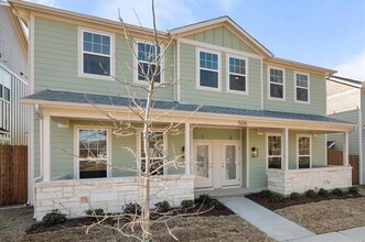 Building Photo - 506 E Kimball St