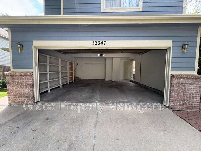 Building Photo - 12247 Crabapple St