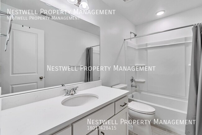 Building Photo - Stunning 3-bed Townhome in Daybreak