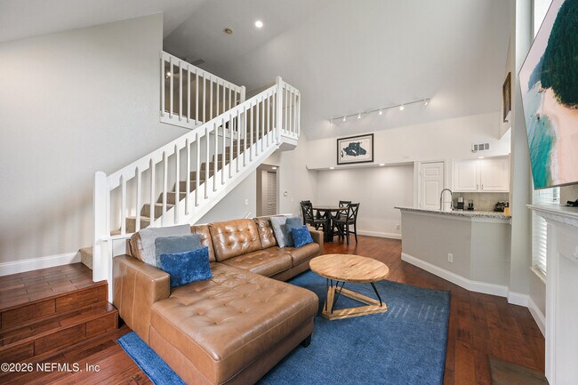 Building Photo - 13703 Richmond Park Dr N
