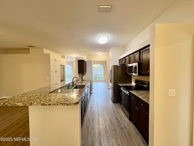 Building Photo - 1455 Silver Bell Ln