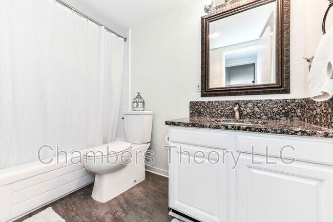 Building Photo - 1300 Army Navy Dr