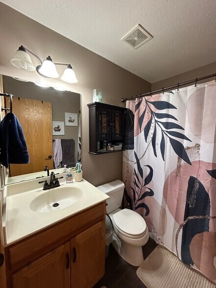 Building Photo - 506 Pointe Ct SW