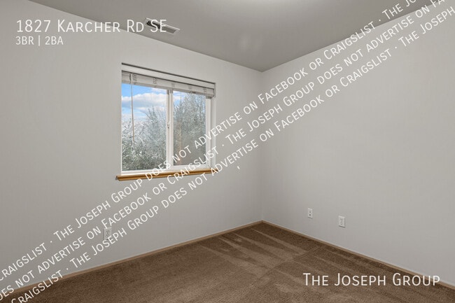 Building Photo - 1827 Karcher Rd SE