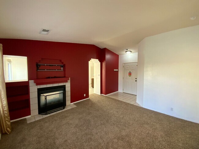 Building Photo - 4 Bedroom Single Story Home Available Near McMahon Blvd NW & Unser Blvd NW!