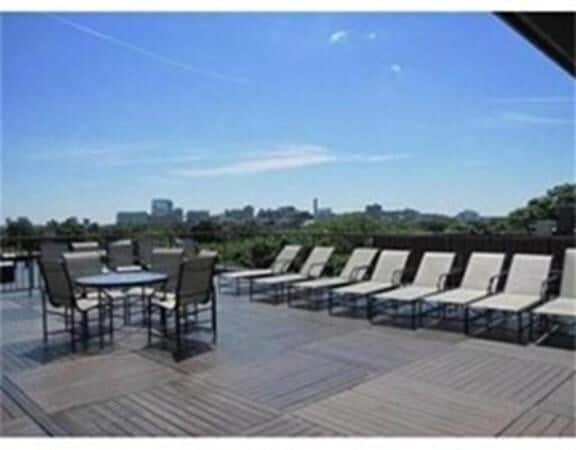 Building Photo - 125 Pleasant St