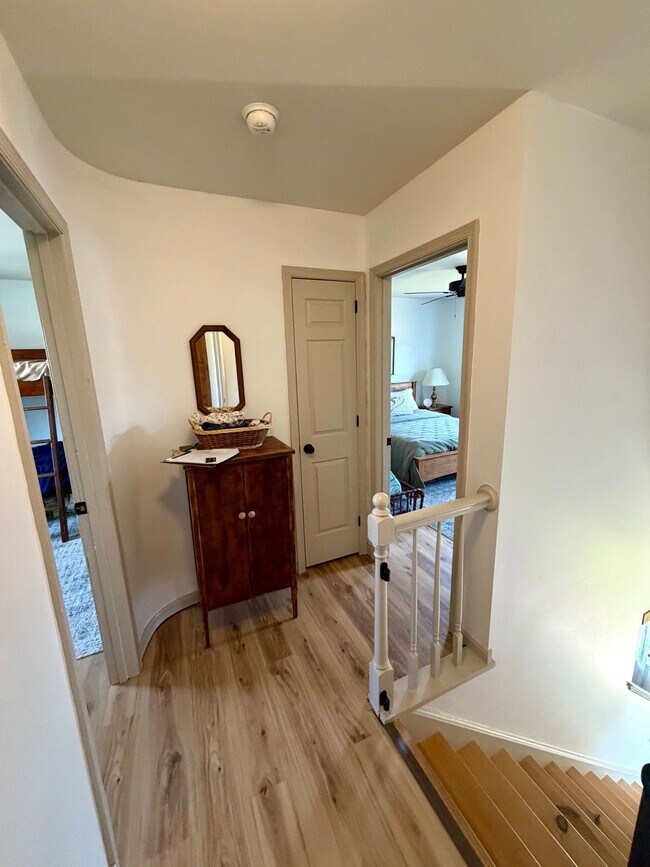 Building Photo - 60 Carriage House Dr