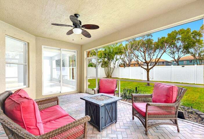 Building Photo - 6463 Paradise Cv