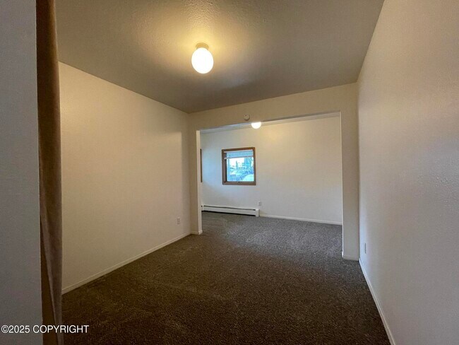 Building Photo - 3903 Iowa Dr