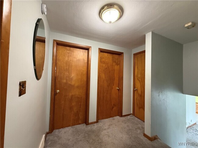 Building Photo - 559 Mapleview Rd