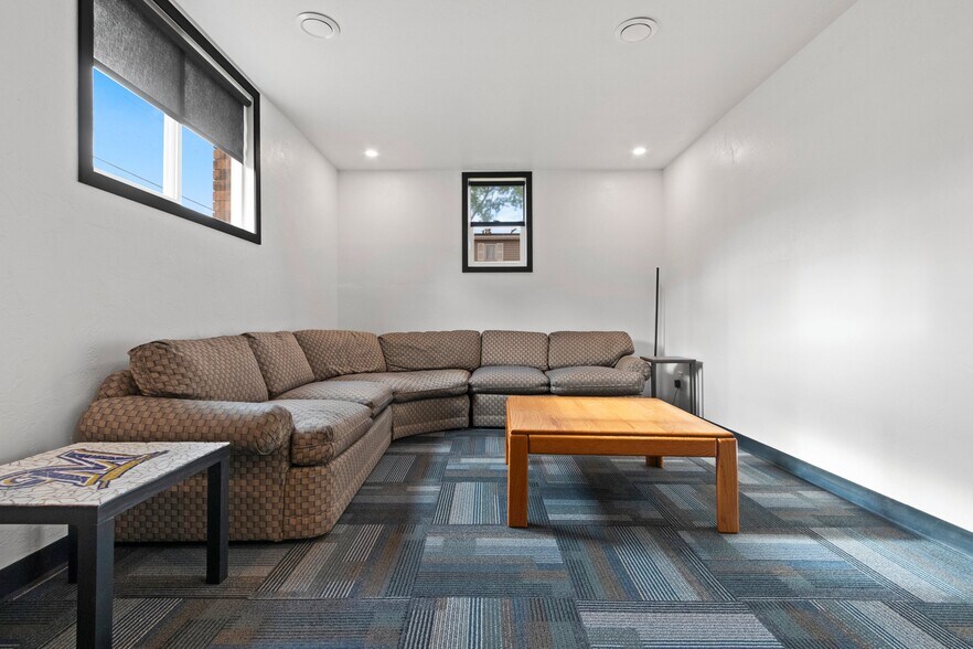 Building Photo - 2804 W Spencer St