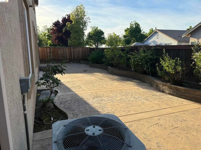 Building Photo - 5107 Fern Ridge Cir