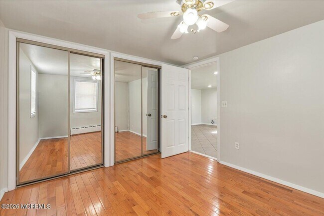 Building Photo - 301 Norwood Ave