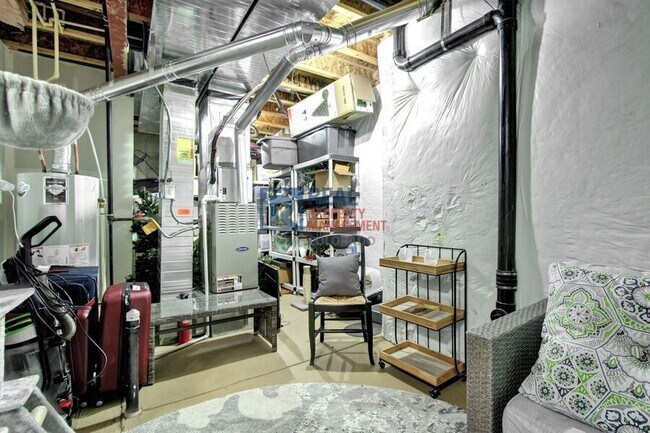 Building Photo - 563 Lost Valley Point