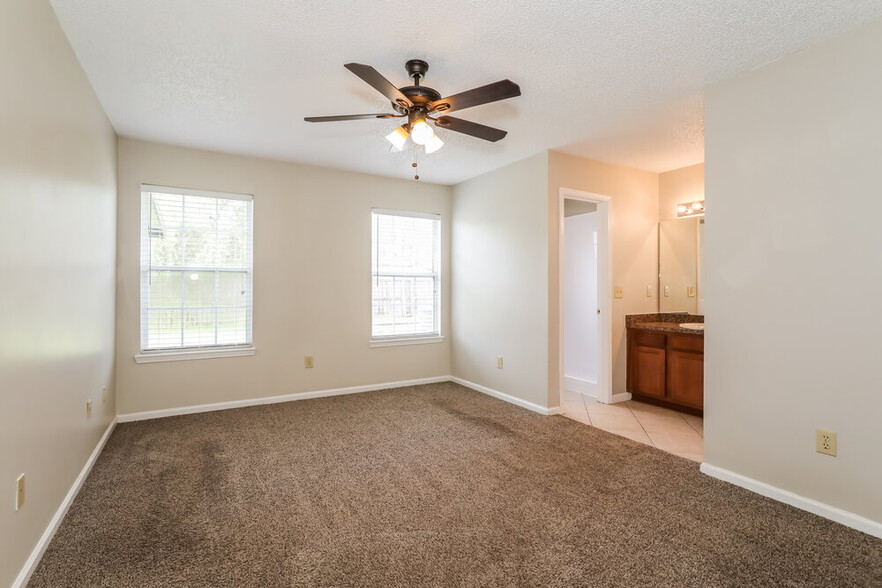 Building Photo - 2943 Tuscarora Tr