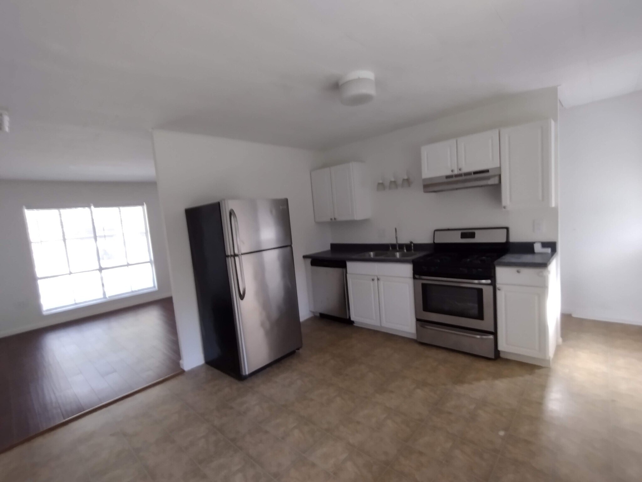 Building Photo - 3411 N Windcrest Dr