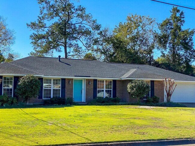 Building Photo - 122 Livingston Cir