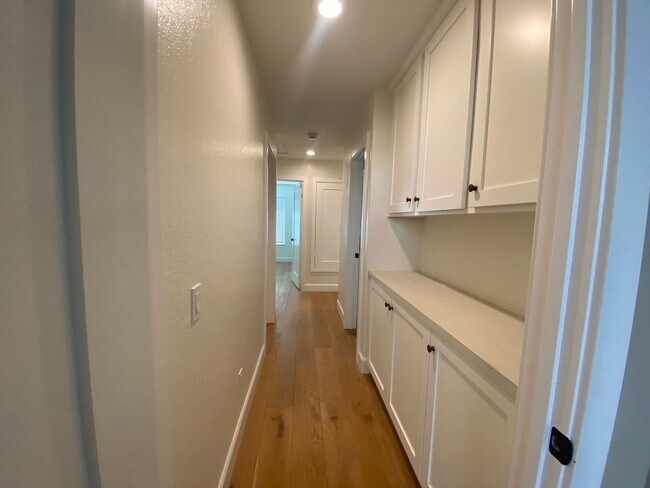 Building Photo - 4 Bedroom Encinitas home with Views!