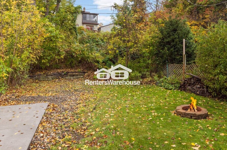 Building Photo - 206 Robie St E