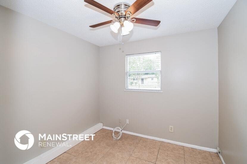 Building Photo - 7037 Red Robin Dr