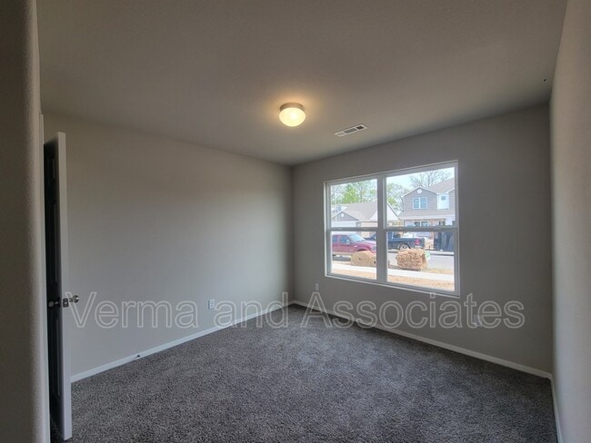 Building Photo - 1741 Hermitage Dr