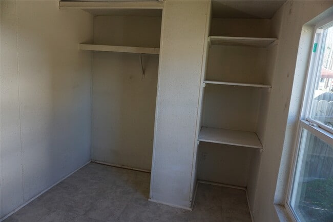 Building Photo - 8979 Gladewood