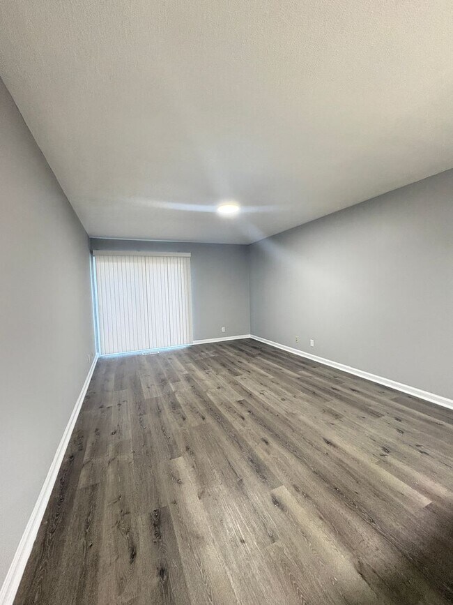 Building Photo - Discover Your Perfect Home at Bellagio Nor...