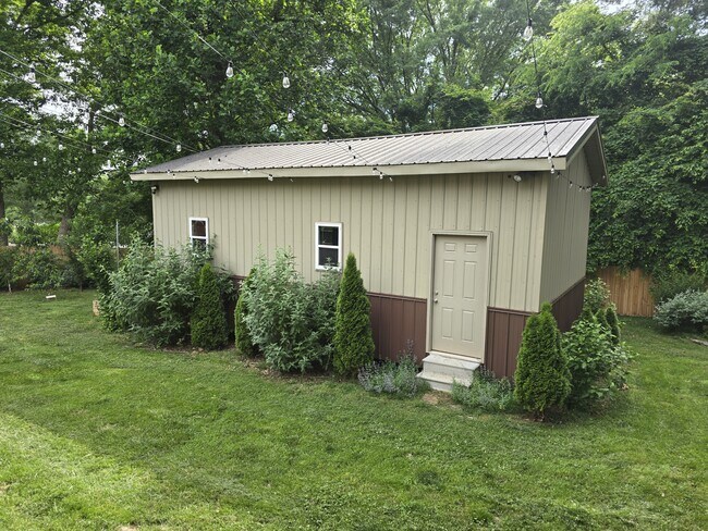 Building Photo - 4680 Forest Manor Dr