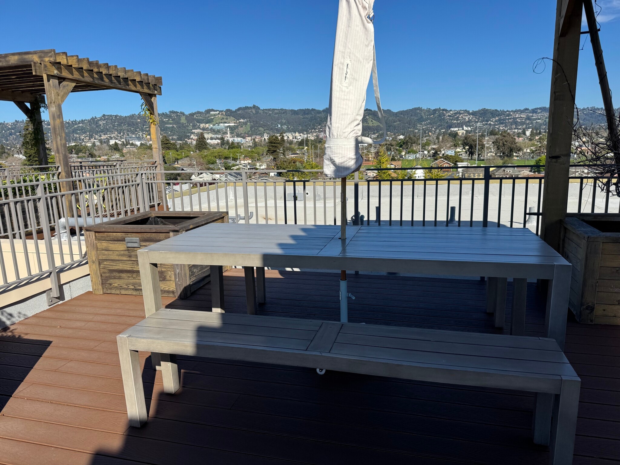 Rooftop Terrace - 2747 San Pablo Ave