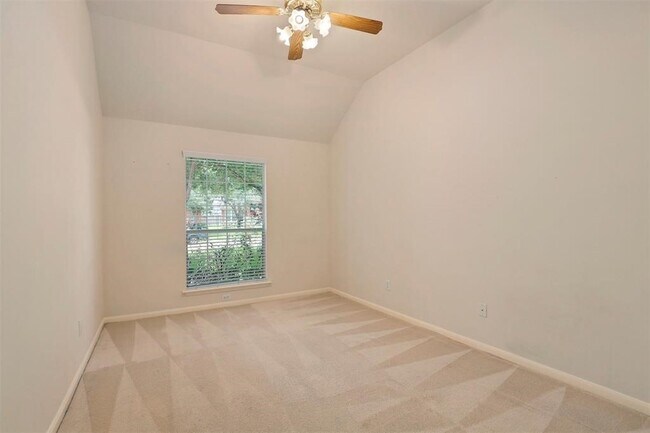 Building Photo - 11618 Columbia Pines Ln