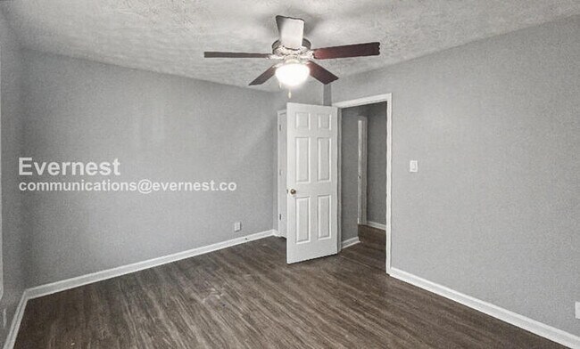 Building Photo - Modern Living in Saddle Bridge with Private Patio / 4 Beds and 2.5 Bath / Available Now!