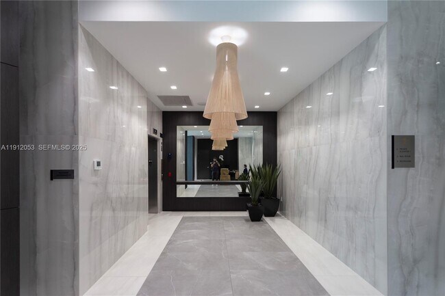 Building Photo - 17550 Collins Ave