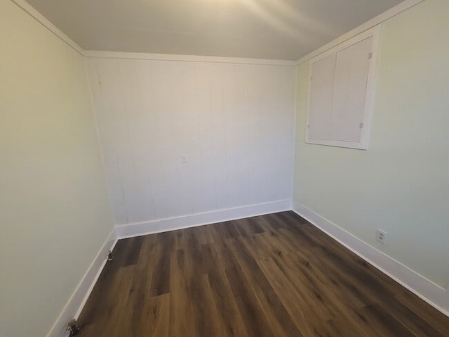 Building Photo - 723 Sealy Ave