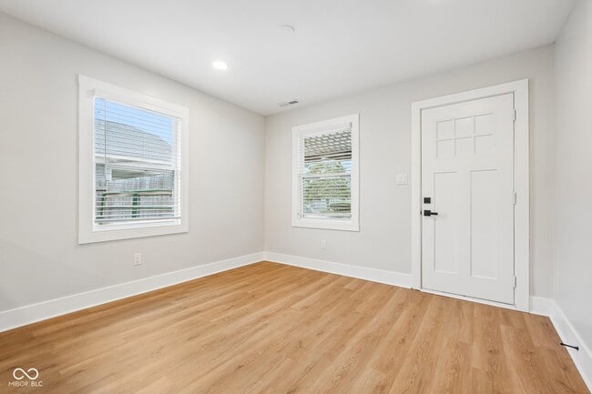 Building Photo - 3847 Hoyt Ave