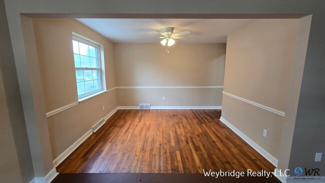 Building Photo - MOVE IN SPECIAL!  Updated 3 Bedroom 2 Full Bath House in the desirable Sycamore Twp/Deer Park Area