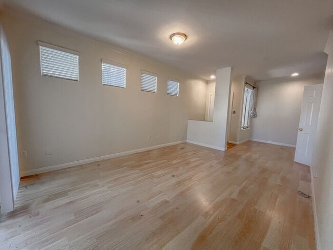 Building Photo - Beautiful 1 Bedroom in Desired Location!