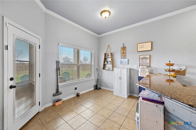 Building Photo - 1704 Dawson Spur