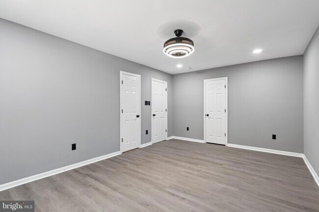 Building Photo - 39 Hidden Lake Dr