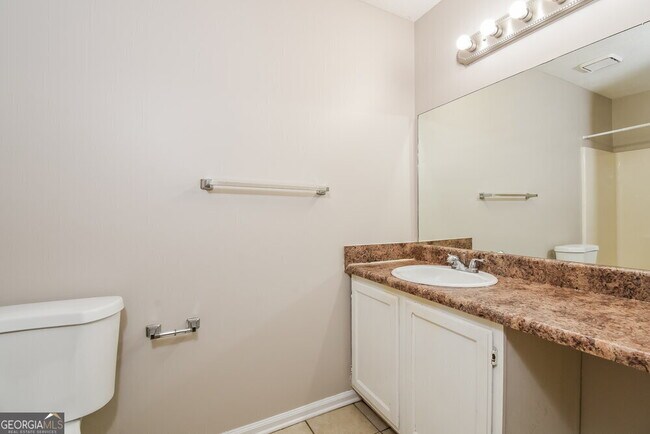 Building Photo - 28 Sweetwater Dr