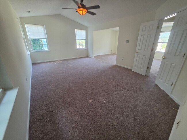 Building Photo - 558 Windsong Dr