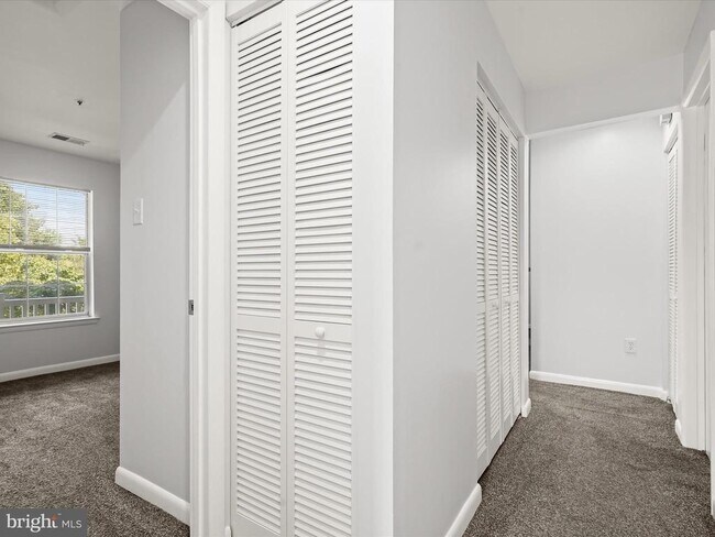 Building Photo - 8823 Rusland Ct