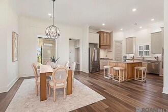 Building Photo - 4 Bedroom Home in Cheval Point Subdivision