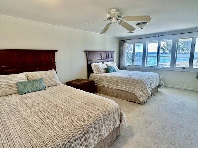 Building Photo - Four Bedroom Waterfront Home on the May River!