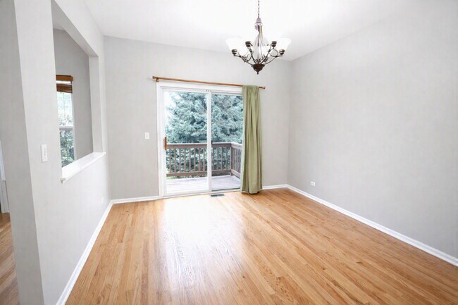 Building Photo - 318 Abington Woods Dr