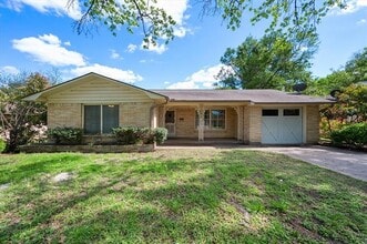 Building Photo - 2903 College Cir